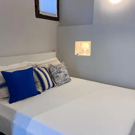 Apartamento The Little House On The Shores Of In *