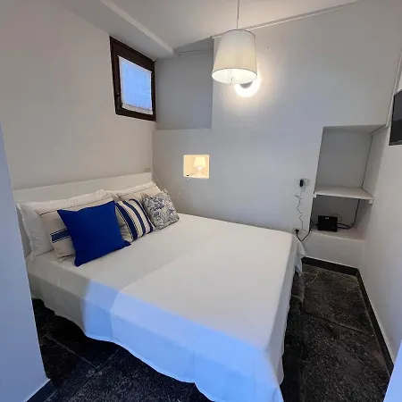 The Little House On The Shores Of In Apartamento