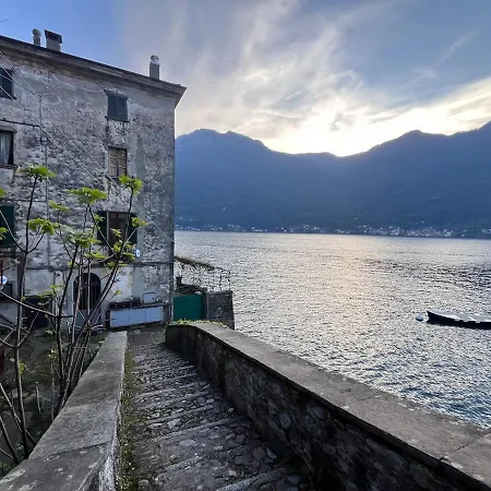 The Little House On The Shores Of In Apartment Nesso
