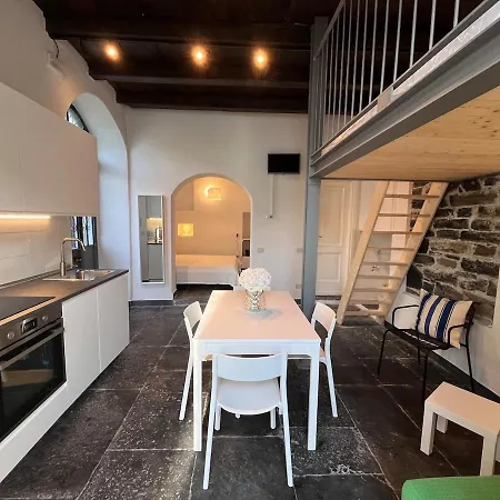 The Little House On The Shores Of In Διαμέρισμα *